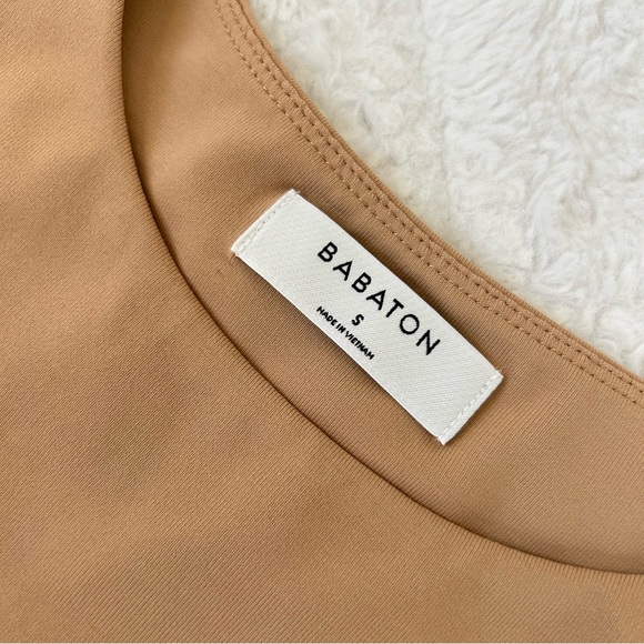 Aritzia Babaton Contour '90s Bodysuit Size Small in Beige Sleeveless Stretch - Picture 2 of 13